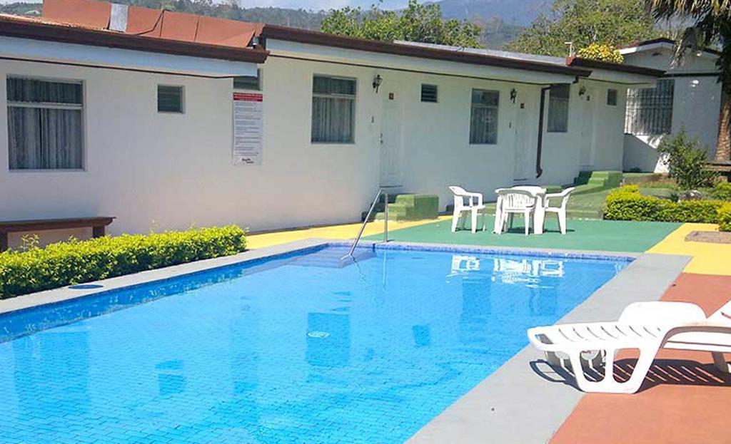 Hotel Wagelia Dominica Турриальба Экстерьер фото